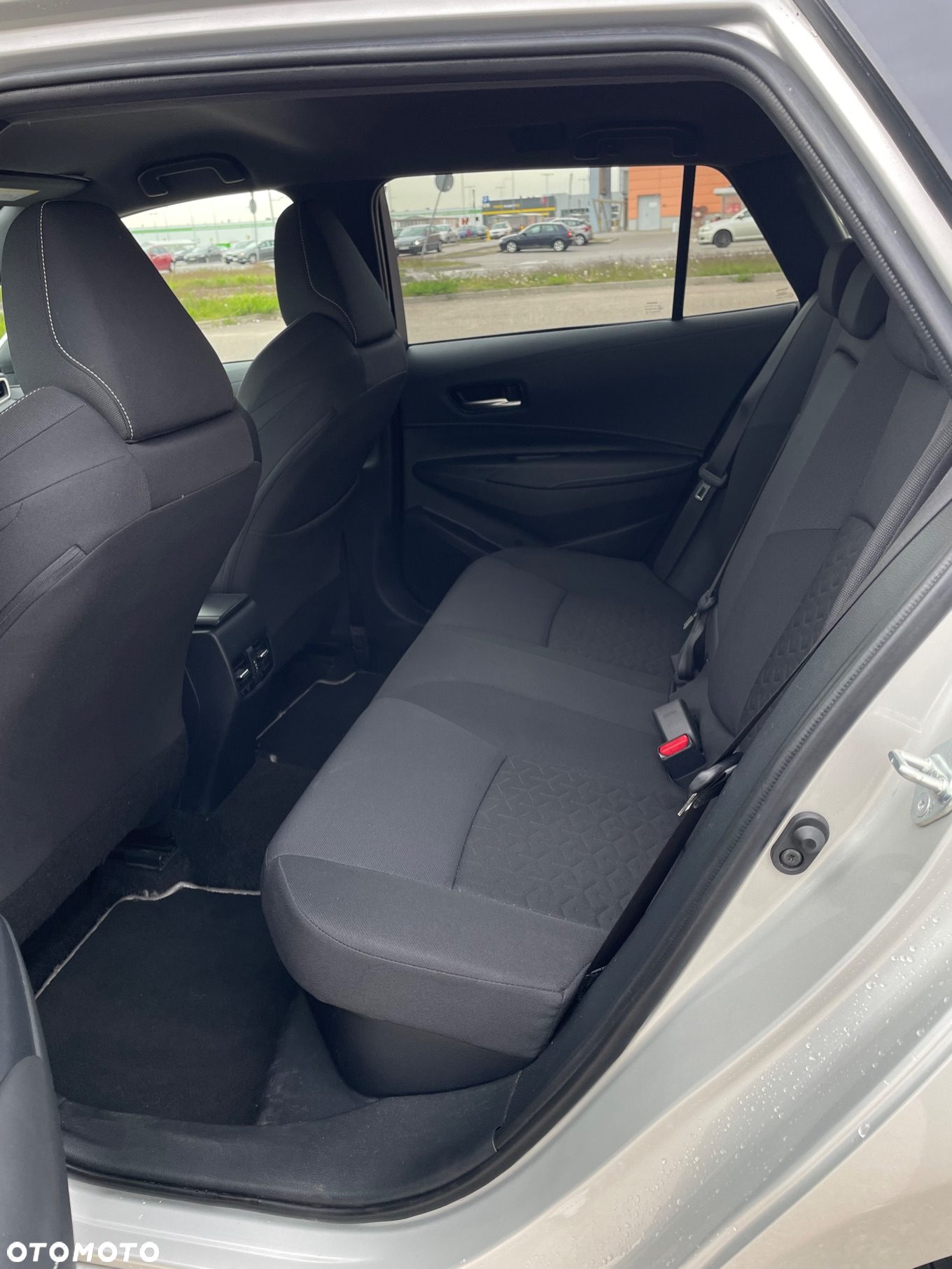 Toyota Corolla 2.0 Hybrid Comfort - 10