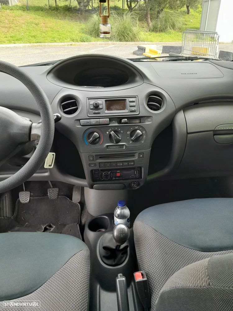 Toyota Yaris 1.0 Sol MMT TA - 9