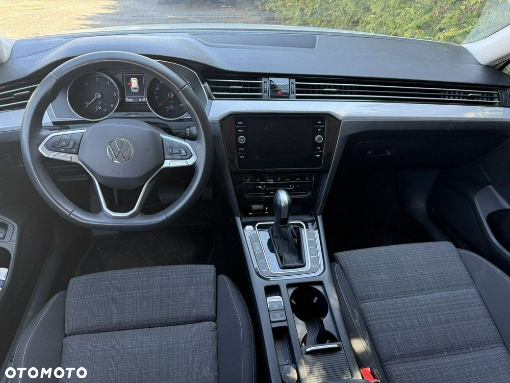 Volkswagen Passat 2.0 TDI SCR DSG Business - 8