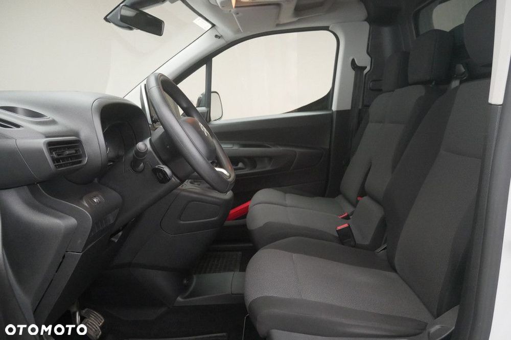 Citroën Berlingo M 1000kg 1.5 Bluehdi 102KM S&S M6 Właścicielem pojazdu jest Ayvens Financial Services Polska - 12