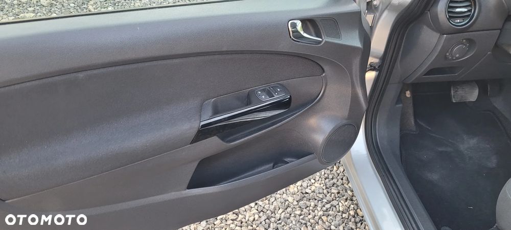 Opel Corsa - 12