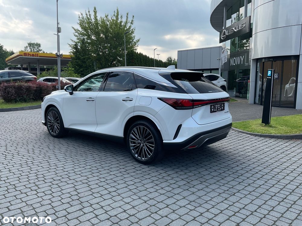 Lexus RX 450h+ Omotenashi - 7
