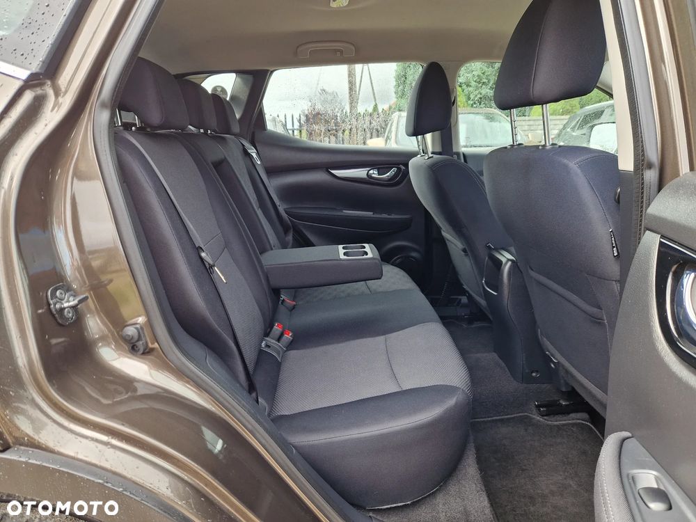 Nissan Qashqai 1.2 DIG-T Visia Xtronic - 17