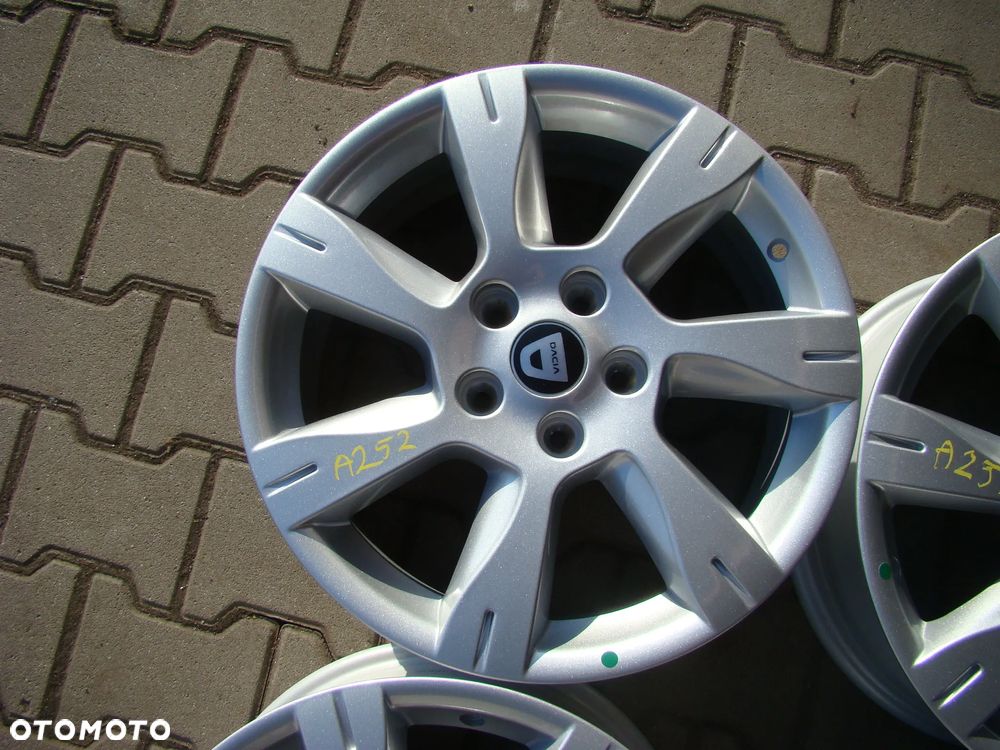 a252 5x114,3 Dacia Duster 7Jx17 niemontowane - 2