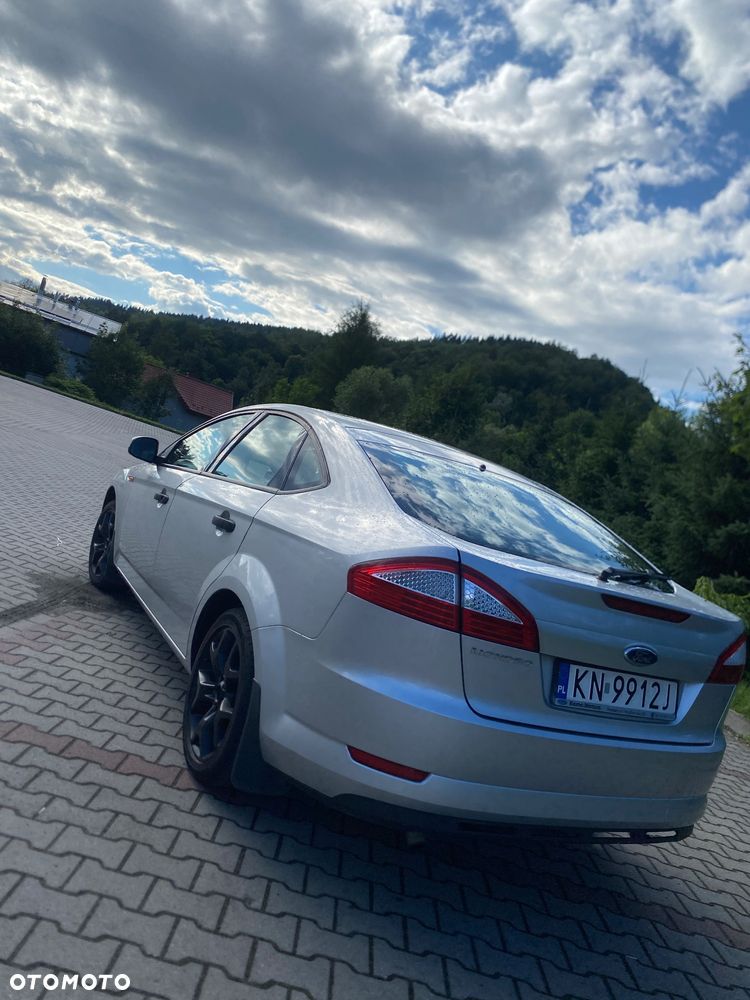 Ford Mondeo 2.0 Ghia - 4