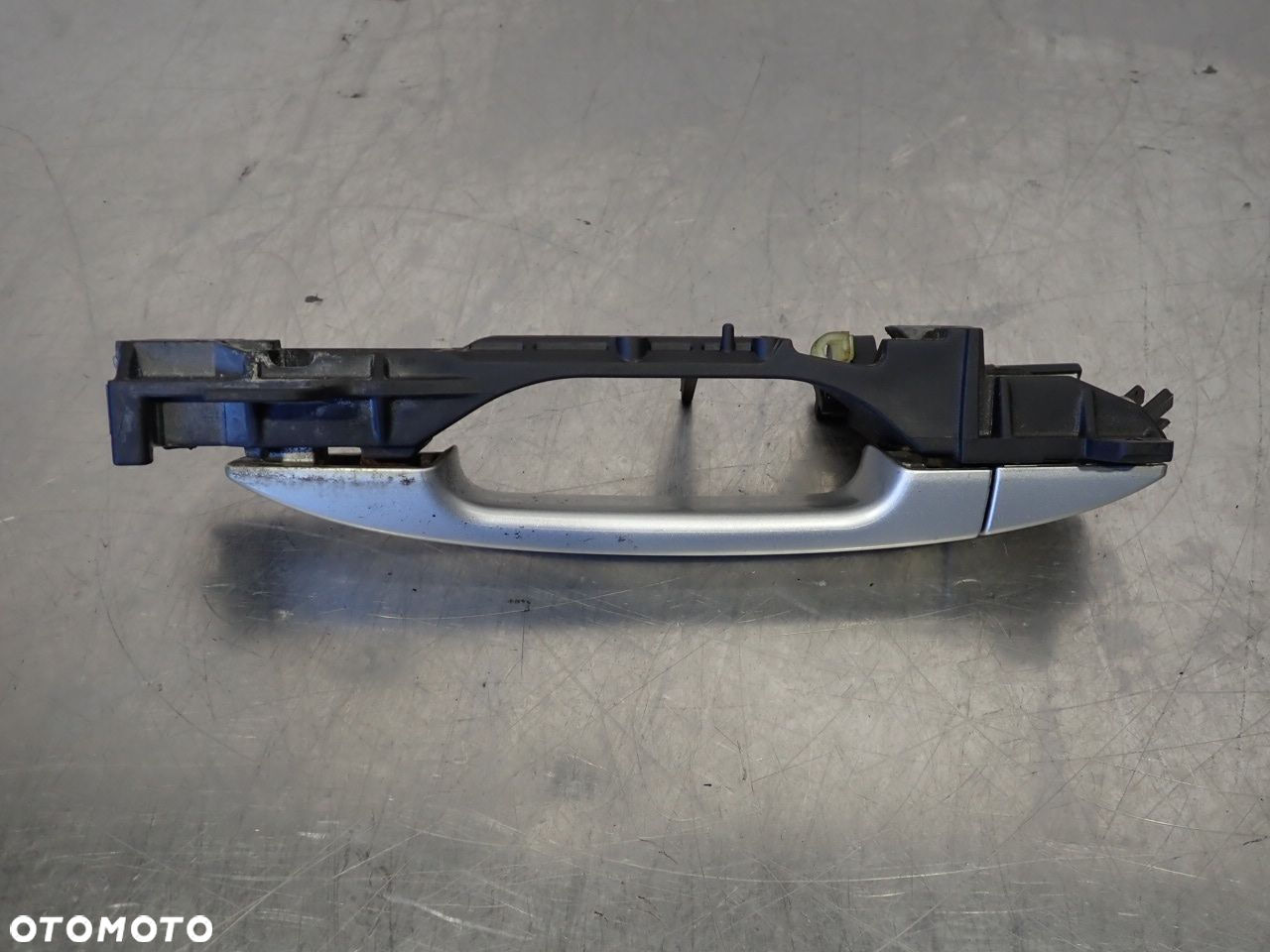 KLAMKA PRAWA PRZEDNIA ZEWNĘTRZNA SUBARU IMPREZA 1.5 - 2
