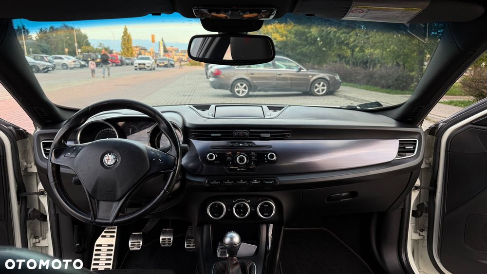Alfa Romeo Giulietta 2.0 JTDM 16V - 12
