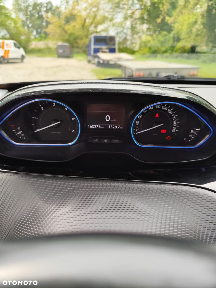 Peugeot 2008 1.6 e-HDi Allure S&S - 6