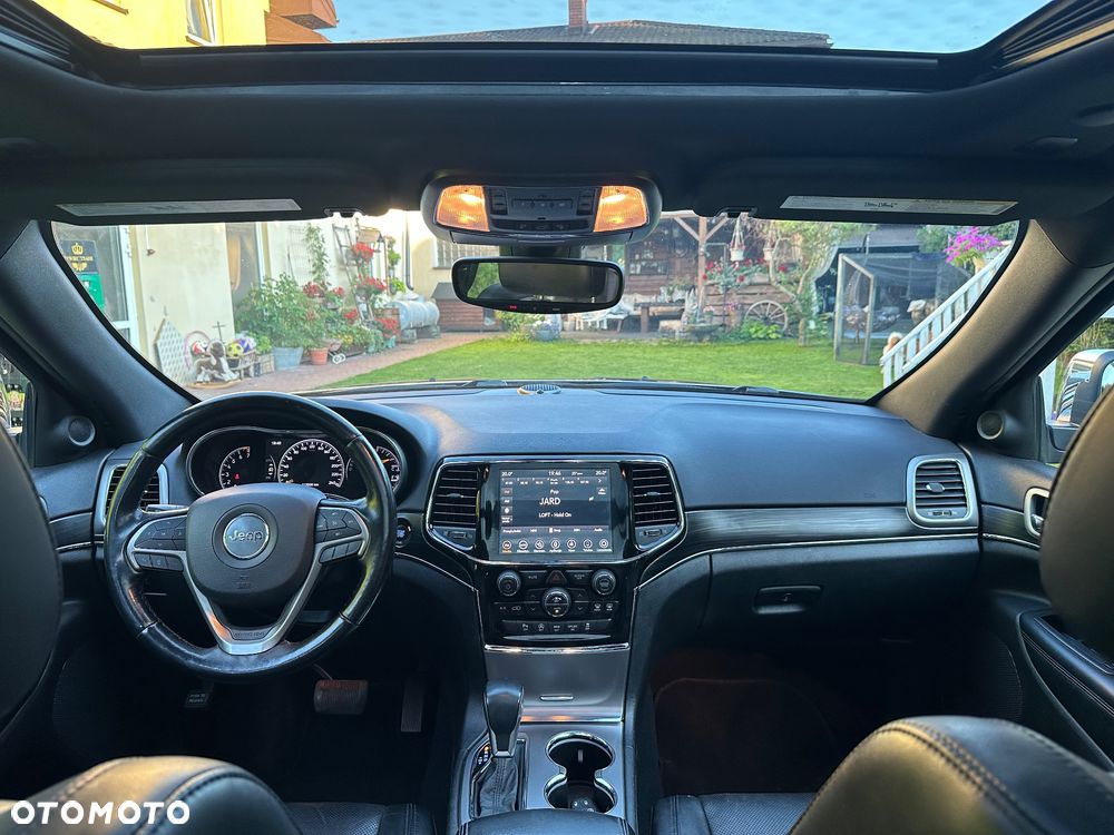 Jeep Grand Cherokee - 23