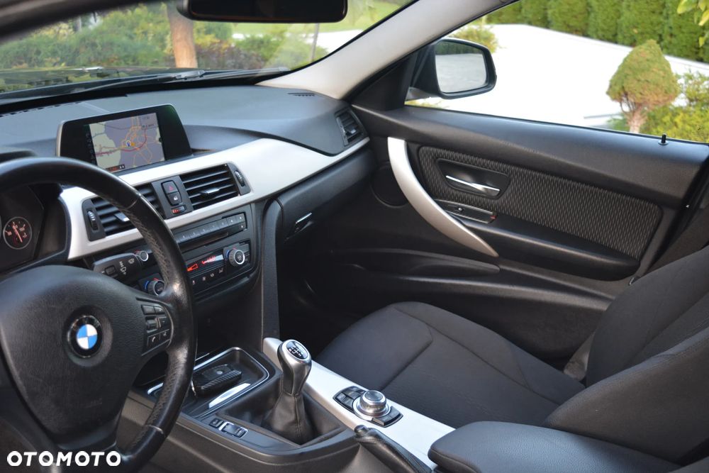 BMW Seria 3 316d Edition M Sport Shadow - 21
