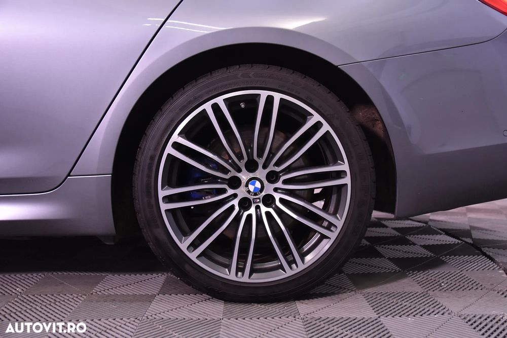 BMW Seria 5 530d xDrive Touring Aut. Sport Line - 13