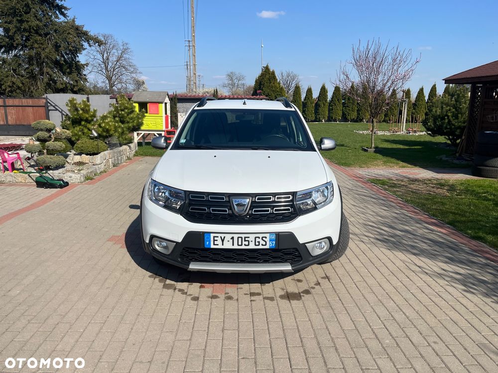 Dacia Logan dCi 90 S&S Stepway Celebration - 4