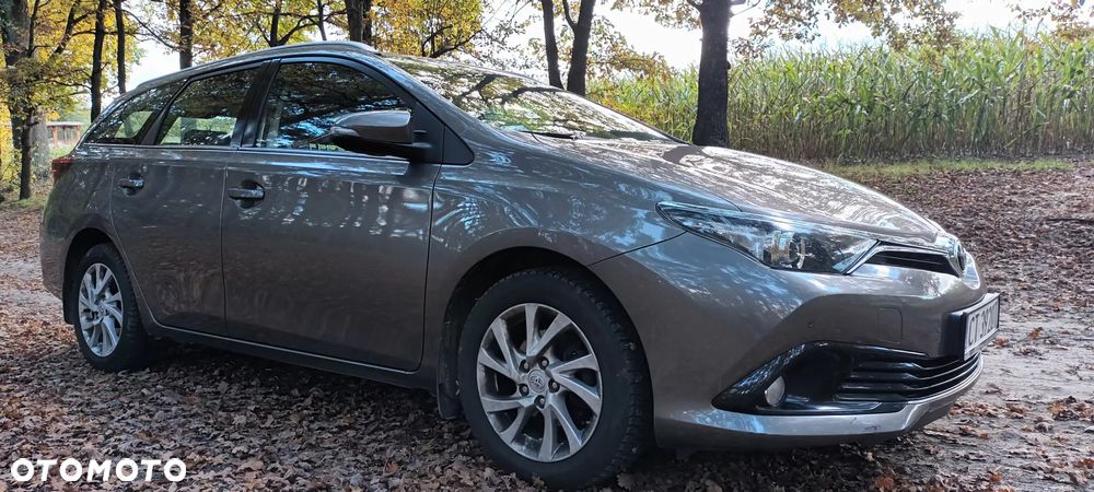 Toyota Auris 1.6 Premium - 6