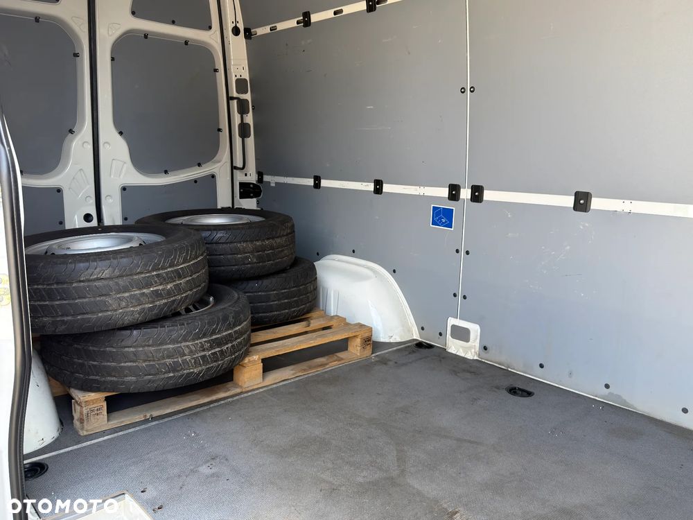 Volkswagen CRAFTER L2H2 - 29