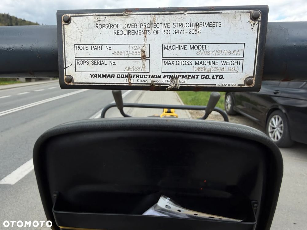 Yanmar SV08-1AS Japońska Minikoparka Gąsienicowa. Koparka 1,1 tony. Maszyna jak Nowa. 2017rok. Pochodzi z Norweskiego Gospodarstwa Ogrodniczego! 2 Rozsuwane Podwozie. Dokumentacja. Dodatkowe sekscje Hydrauliczne na młot lub wiertnice. Ani deka luzów czy wycieków. Szybkozłącze. Skrętne ramię. OKAZJA Zadbana Maszyna! Bardzo oszczędny silnik Yanmar. Mocne pompy Hydrauliczne!! 851mtg. Ani deka luzów czy wycieków, Aktualna Dekra. Po serwisach! - 30