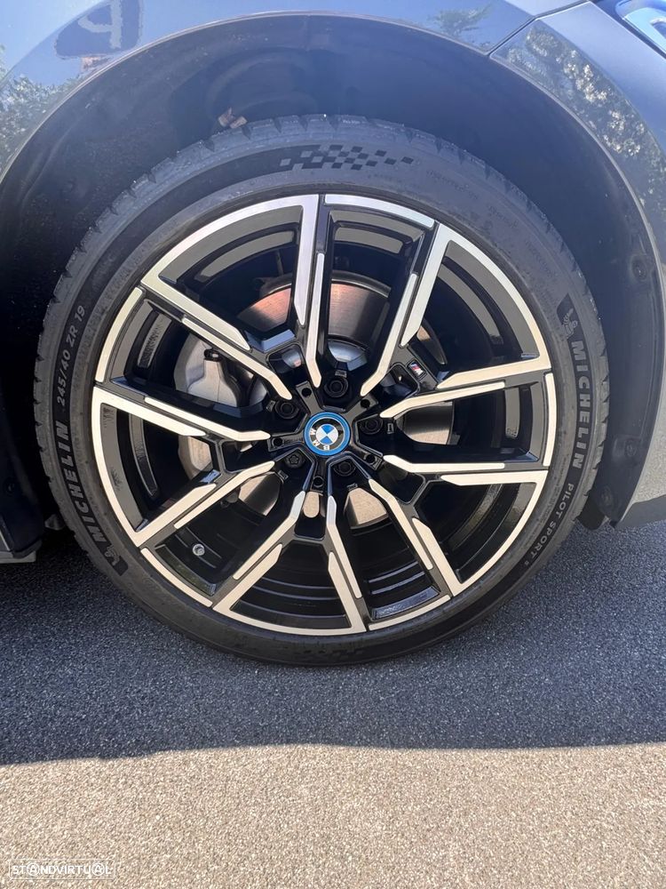 BMW i4 eDrive40 Pack Desportivo M - 7