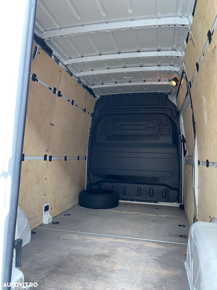 Mercedes-Benz Sprinter - 10