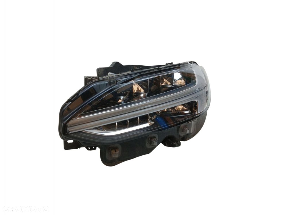 LAMPA REFLEKTOR LEWY PRZÓD VOLVO V90 CC (2016-2020) 32228318 FULL LED - 1