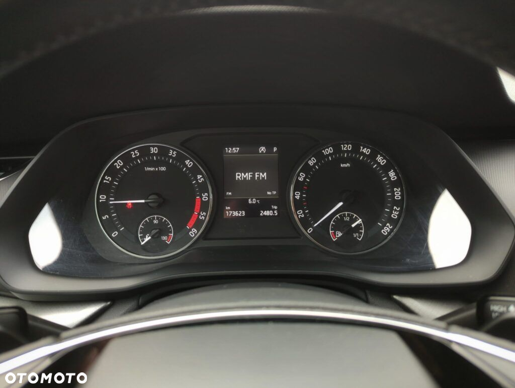 Skoda Octavia 2.0 TDI Ambition DSG - 25