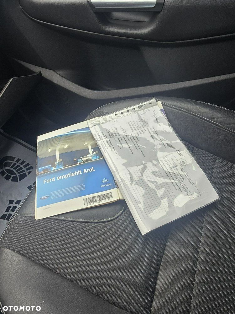 Ford Kuga - 34