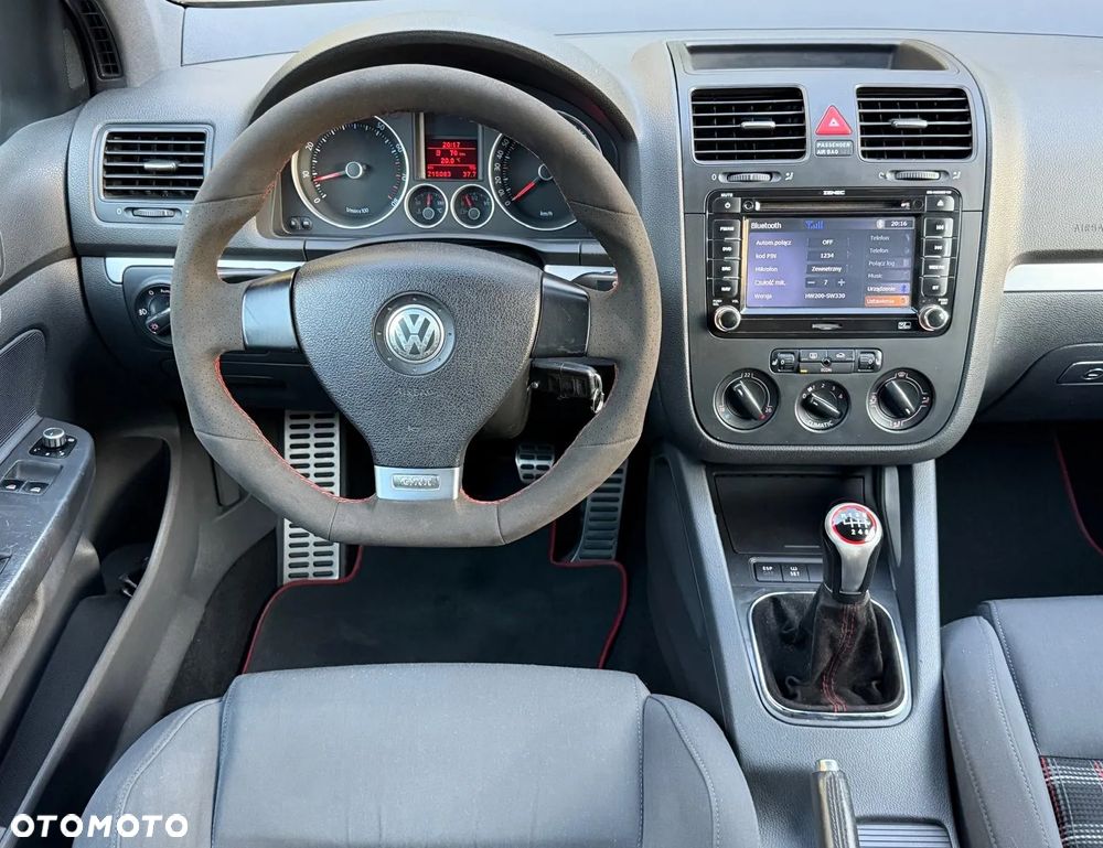 Volkswagen Golf 2.0 GTI - 28