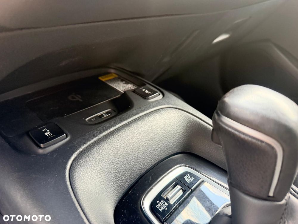 Toyota Corolla 2.0 Hybrid Executive - 16