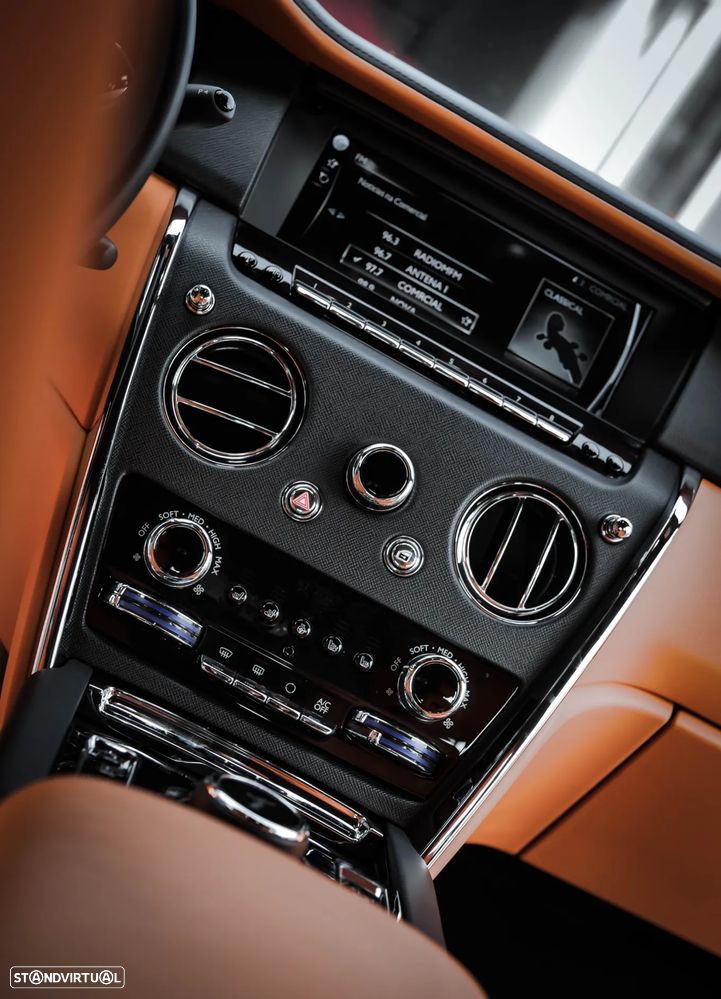 Rolls Royce Cullinan - 18