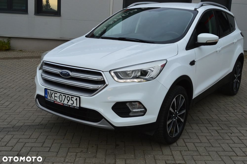 Ford Kuga 1.6 EcoBoost 2x4 Titanium - 3