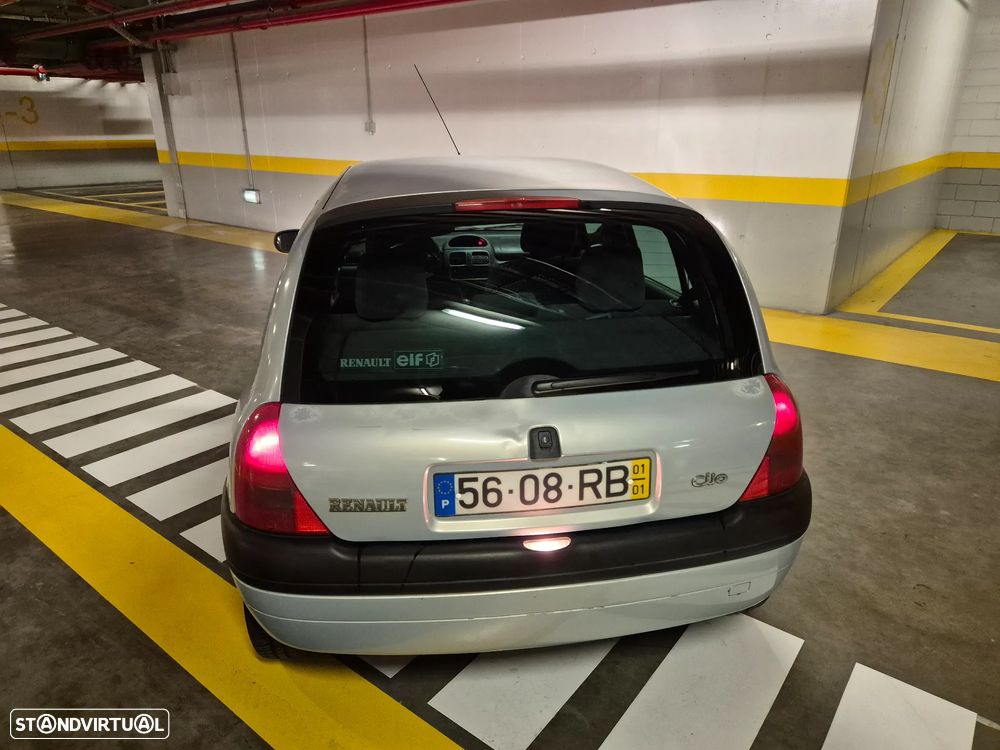 Renault Clio 1.2 RXE - 13