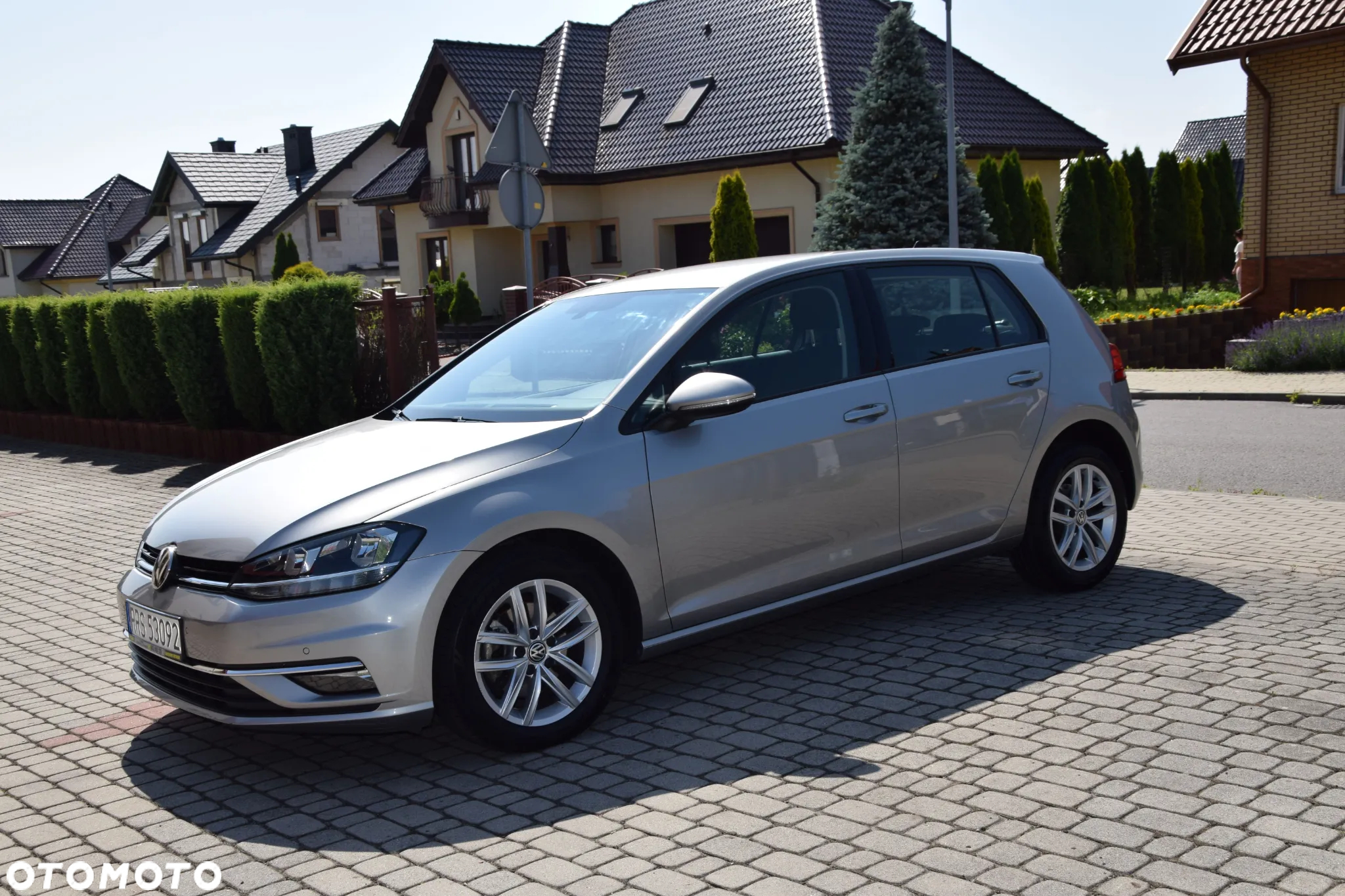 Volkswagen Golf - 2