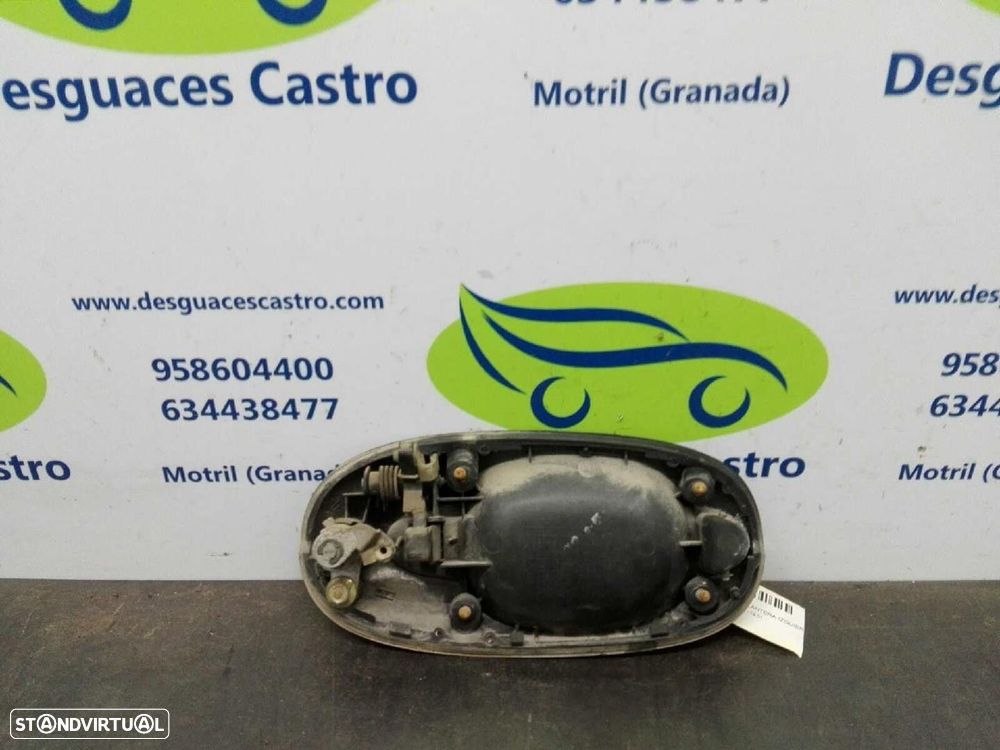 MANIPULO EXTERIOR FRONTAL ESQUERDO KIA CARNIVAL I 1999 -K55259410 - 2