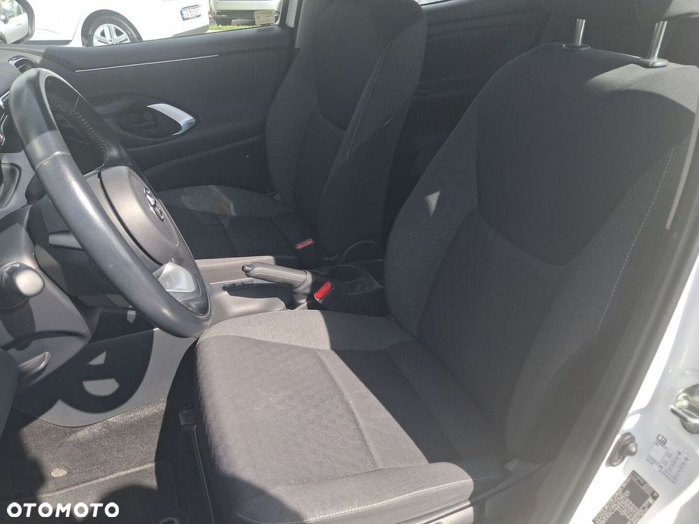 Toyota Yaris - 11
