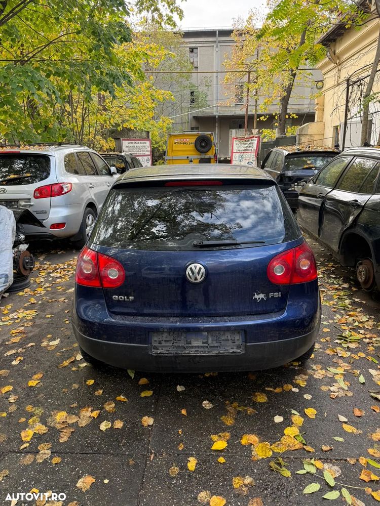 Dezmembrez VW Volkswagen Golf 5 albastru 1,4 FSI BKG 2006 cod culoare LD5Q - 10
