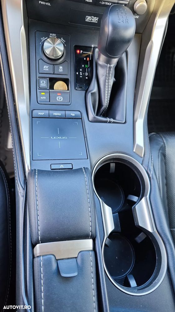 Lexus Seria NX 300h AWD Luxury - 24