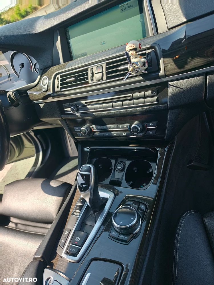 BMW Seria 5 525d xDrive AT - 19
