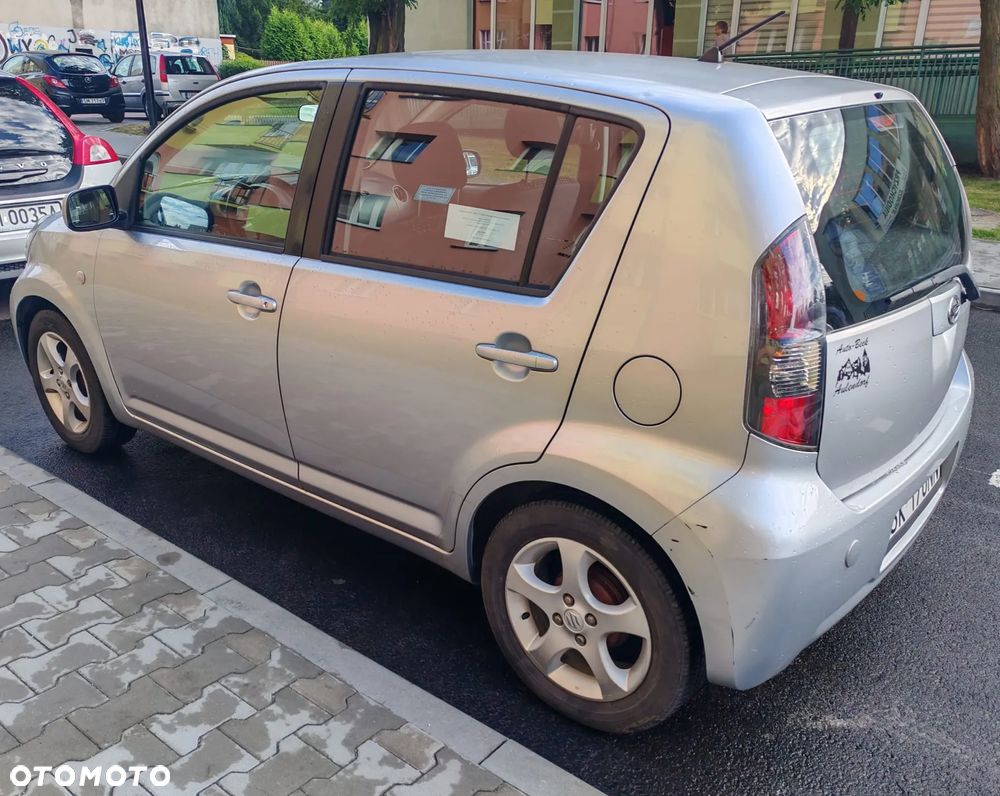 Daihatsu Sirion 1.3 - 6