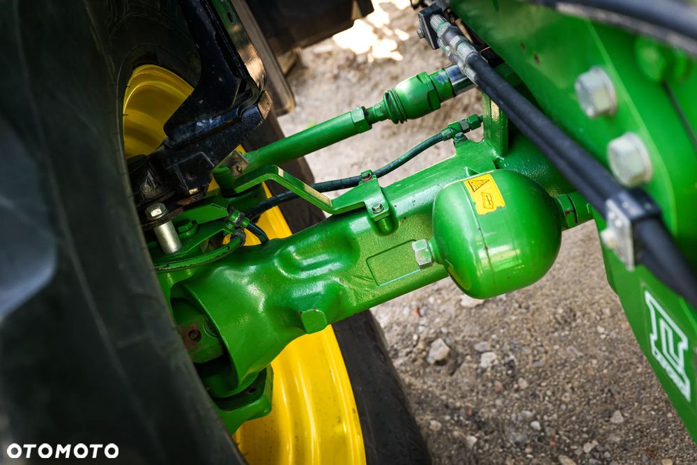 John Deere 6215R - 12