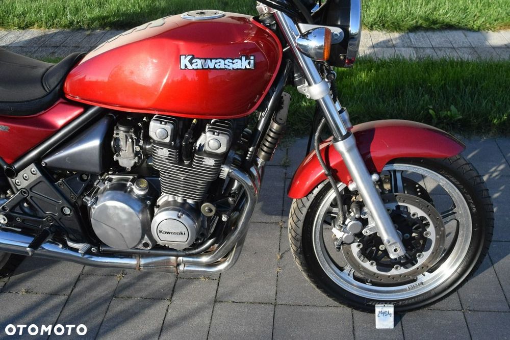 Kawasaki ZR - 8