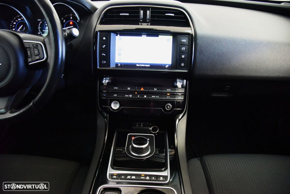 Jaguar XE 2.0 D Portfolio Aut. - 25