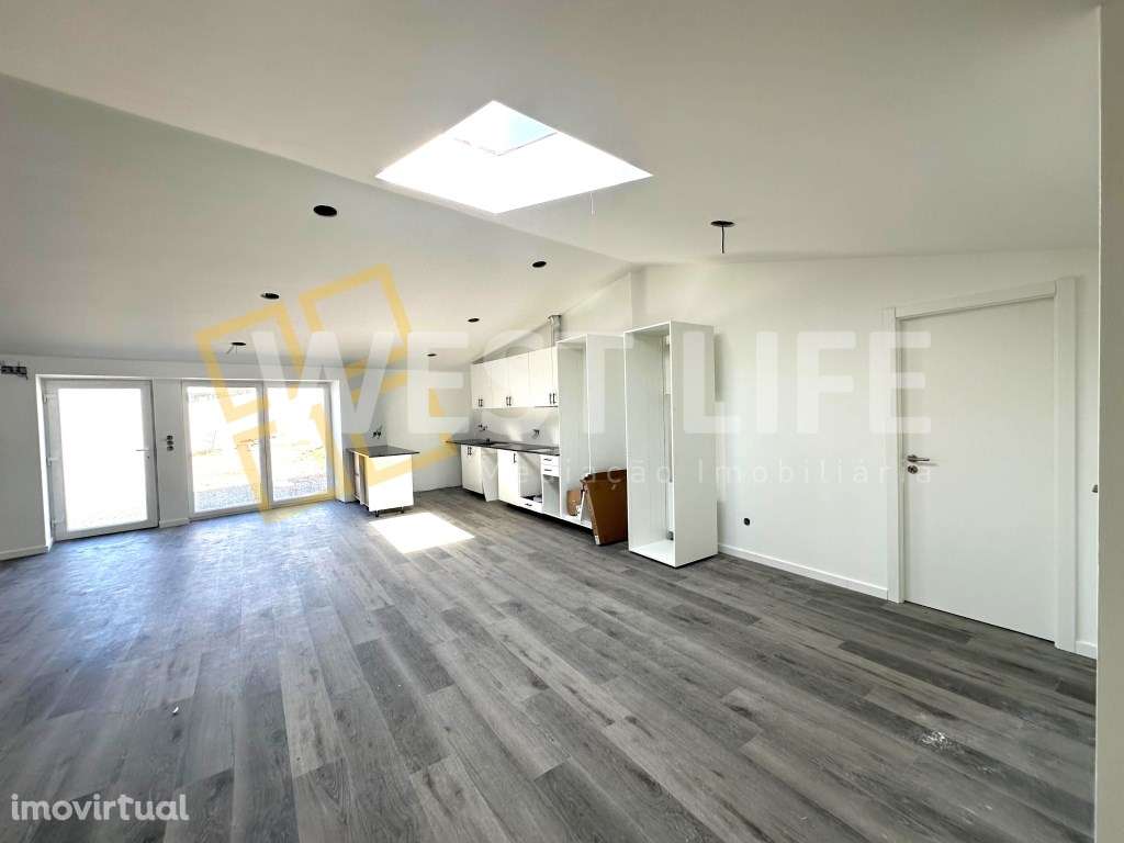 Moradia T3 Totalmente RENOVADA, com SUITE, agradável espaço exterio... - Grande imagem: 5/22