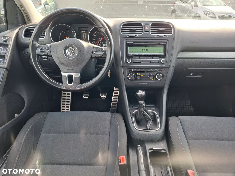 Volkswagen Golf - 6