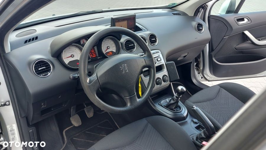 Peugeot 308 HDi FAP 110 NAVTEQ ON BOARD - 12