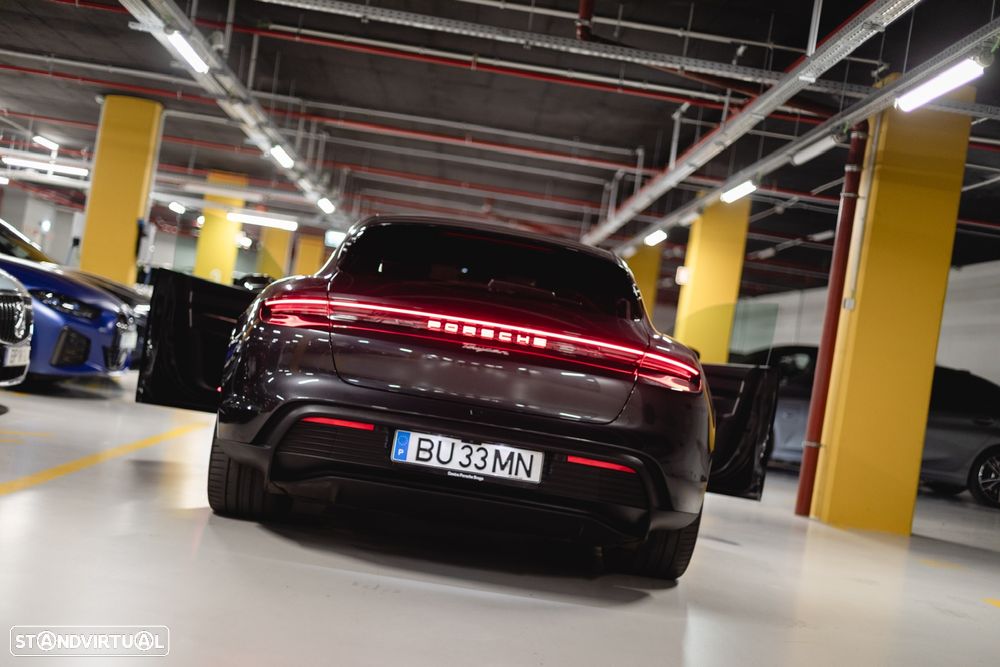 Porsche Taycan Sport Turismo - 19