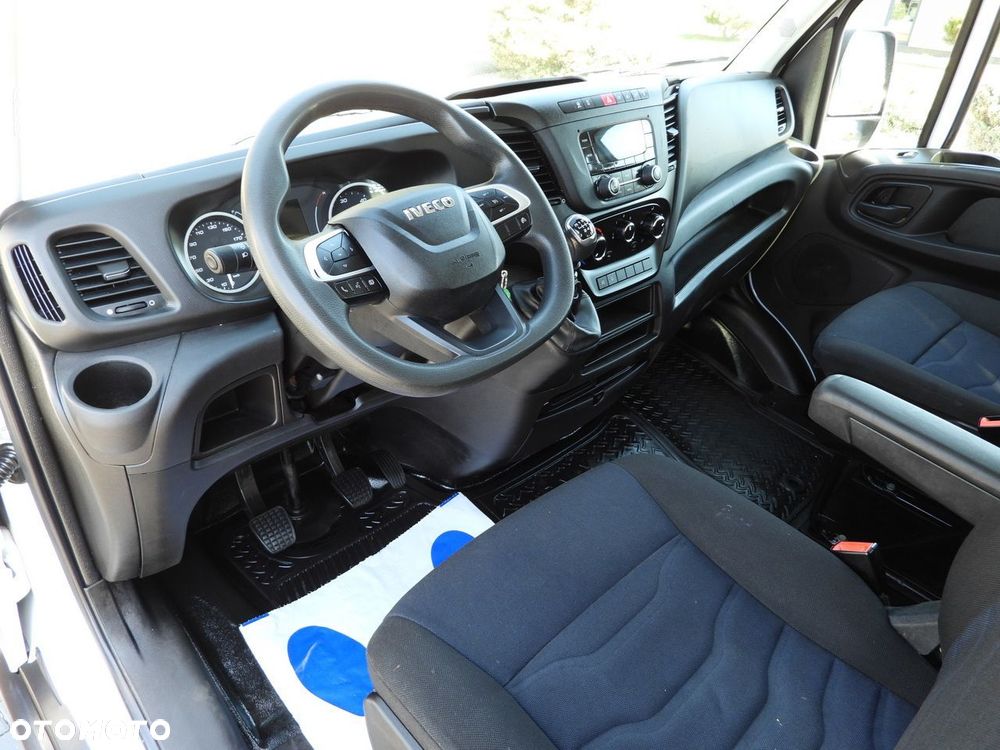 Iveco DAILY 35C14 WYWROTKA PODWÓJNA KABINA DOKA 6 MIEJSC TEMPOMAT BLIŹNIACZE KOŁA KLIMATYZACJA  140KM - 3
