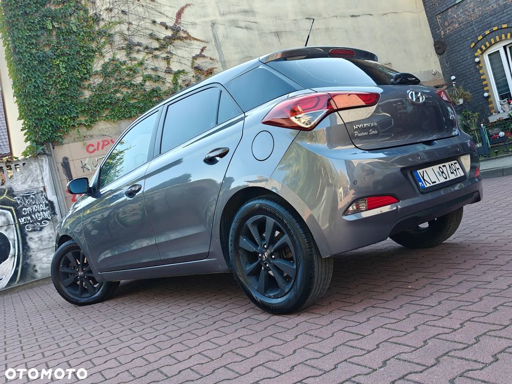 Hyundai i20 blue 1.1 CRDi Classic - 32