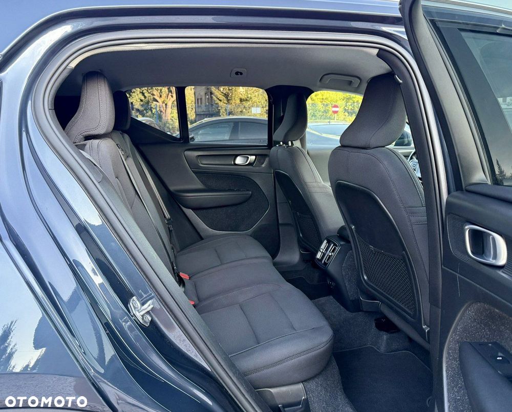 Volvo XC 40 D3 AWD Momentum Pro - 12