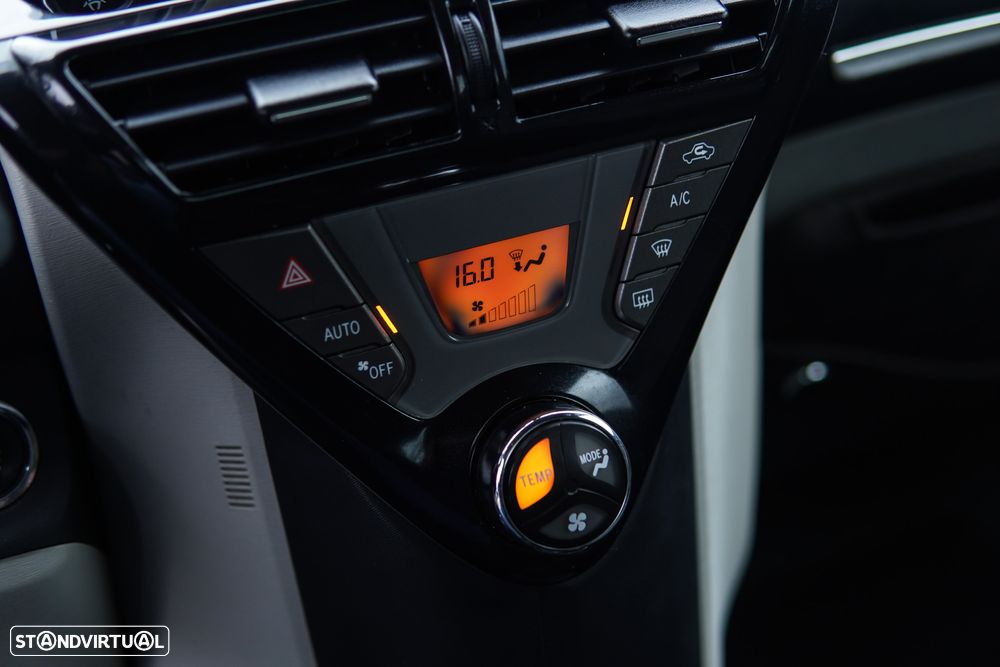 Toyota iQ 1.0 VVT-i 2 MultiDrive EP+NAVI+Bluetooth - 45