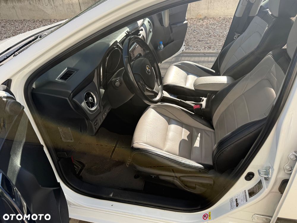 Toyota Auris - 17