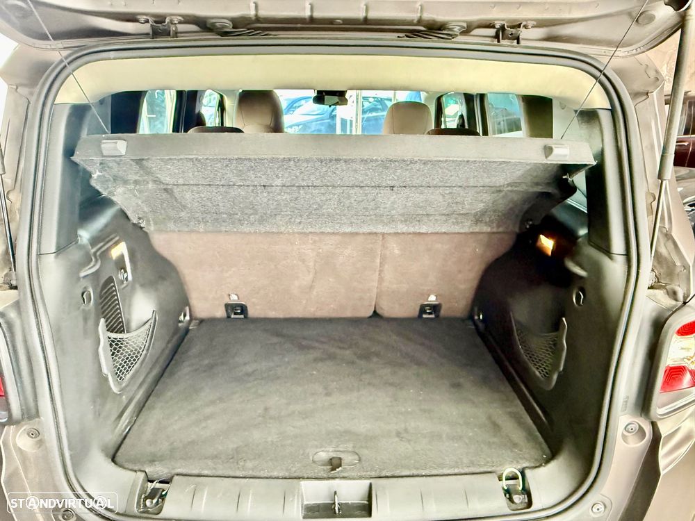 Jeep Renegade 1.6 MultiJet Night Eagle - 16