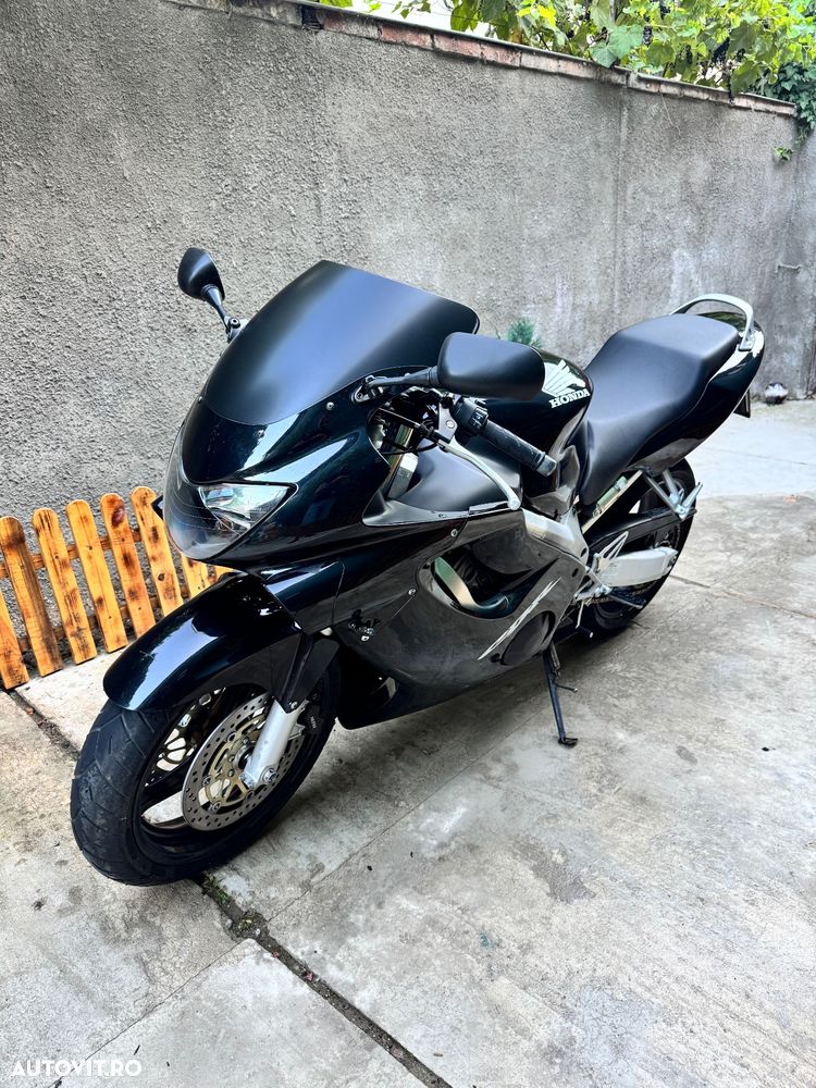 Honda CBR 600F - 8